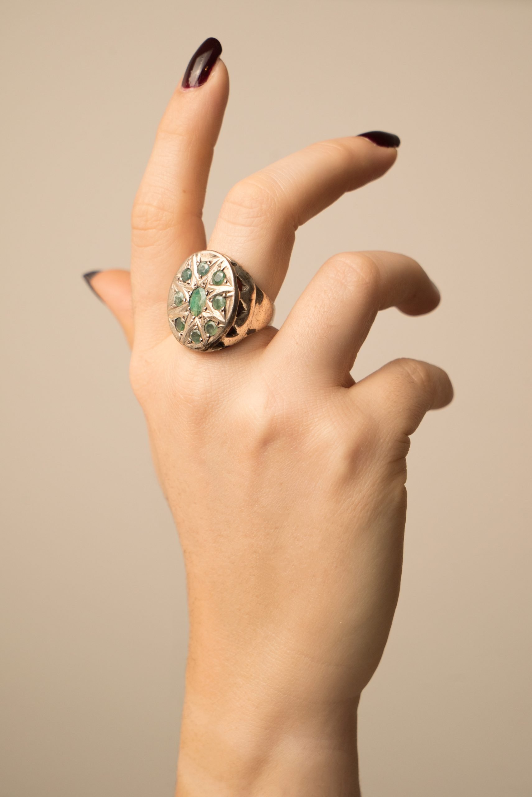 Anello Radice di smeraldo