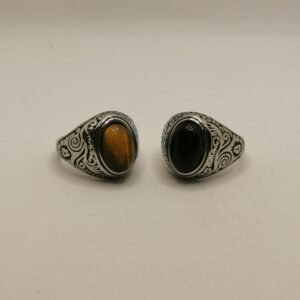 Anello Motivi Decorativi Cabochon Ovale Occhio di Tigre o Onice