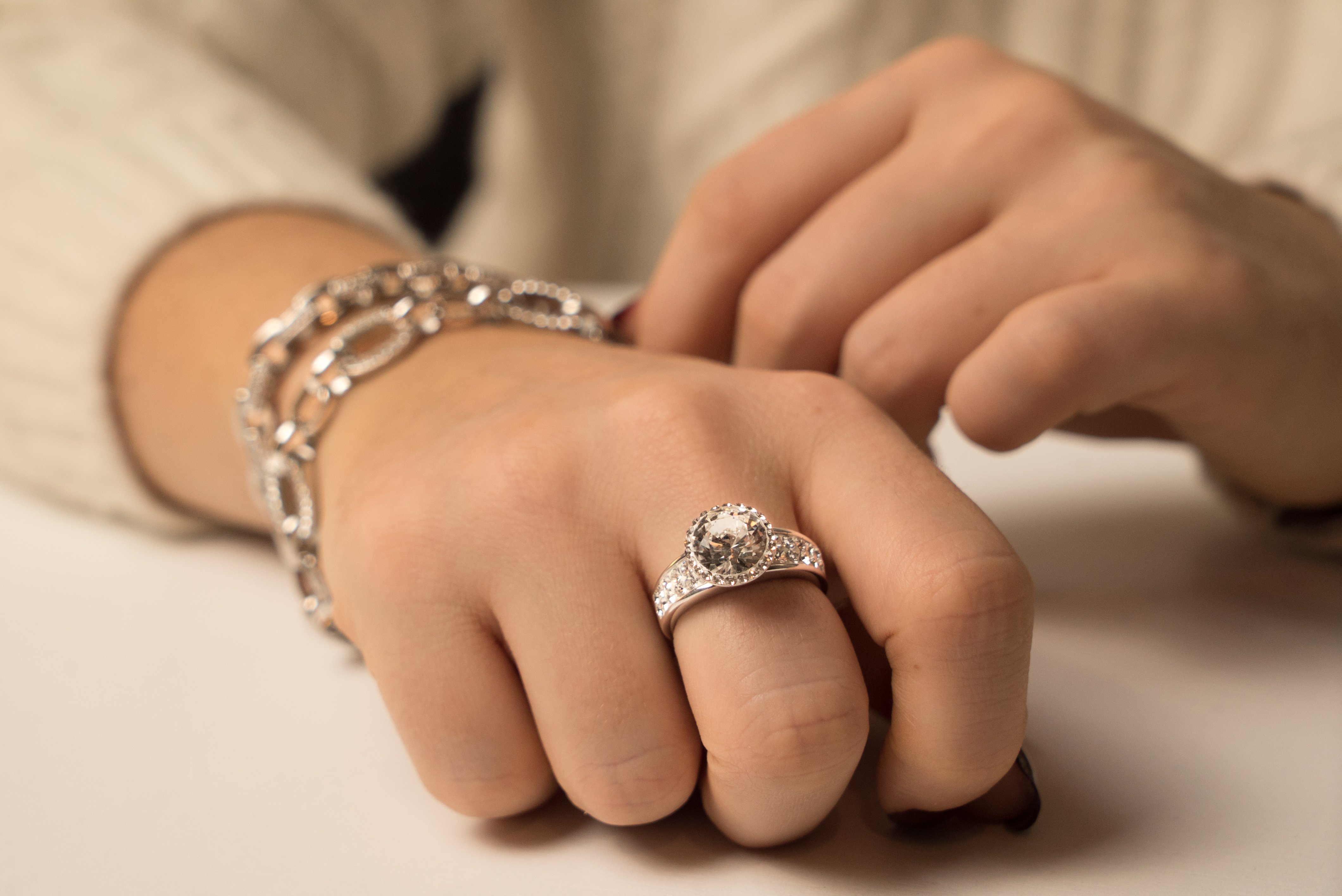 Gioielli in Argento 925: Guida Completa alla Scelta e Cura - Fluid Shop