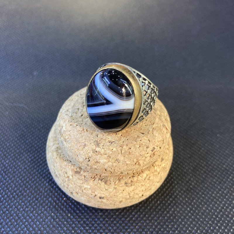 Anello con pietra naturale ovale - immagine 2