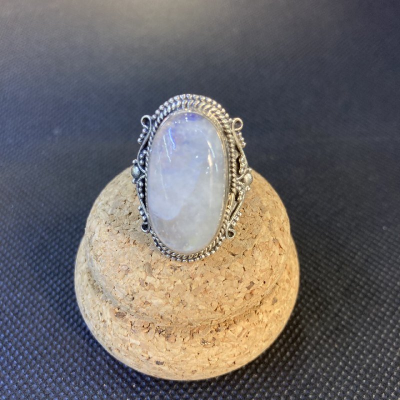 Anello con Pietra di Luna ovale - immagine 2
