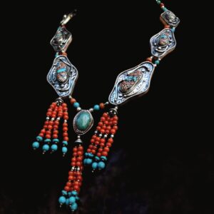 Collana artigianale Etnica Tibetana in ottone argentato con Turchese e Corallo
