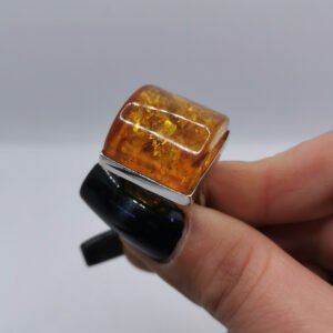 Anello Volta Bombata in Ambra Baltica e Argento