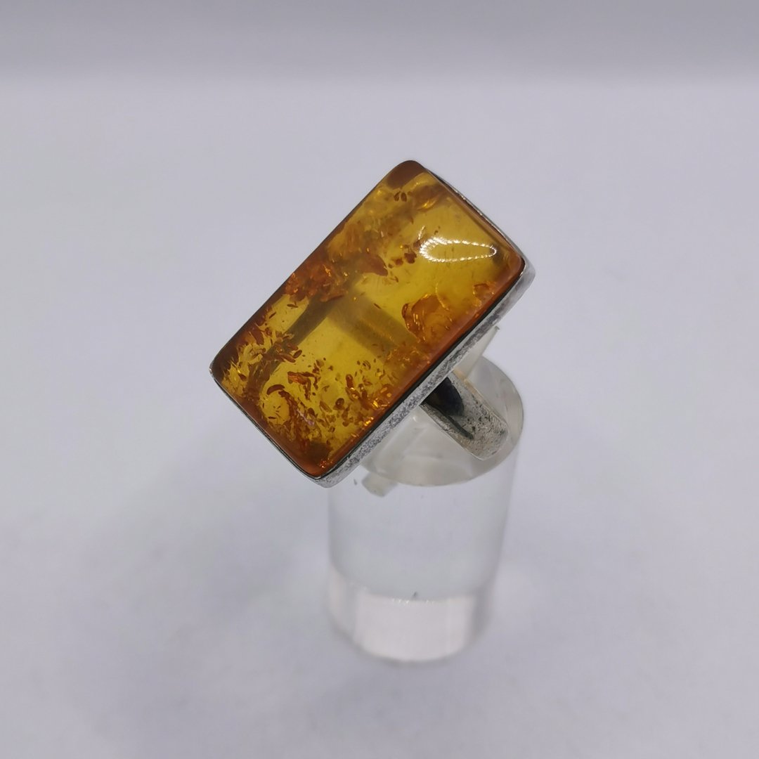 Anello Taglio Cuscino in Ambra Baltica e Argento - immagine 3