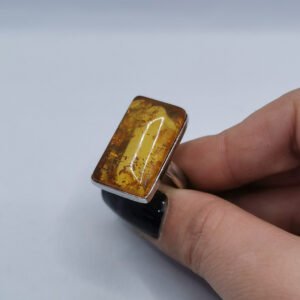 Anello Taglio Cuscino in Ambra Baltica e Argento