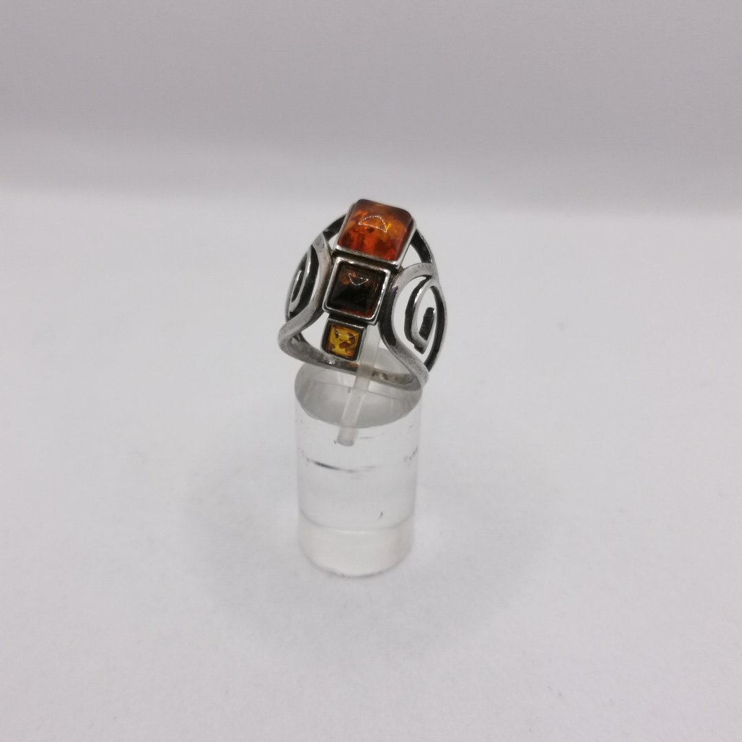 Anello Trilogy con Ambra Multicolor e Motivo Laterale