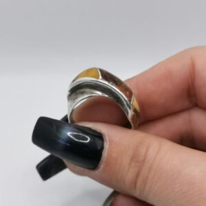 Anello Fascia Obliqua con Ambra Multicolor e Argento