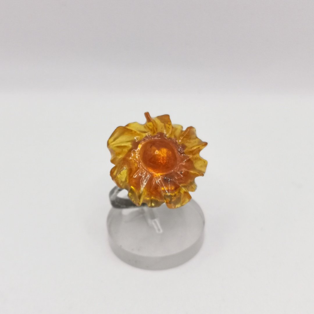 Anello con Ambra