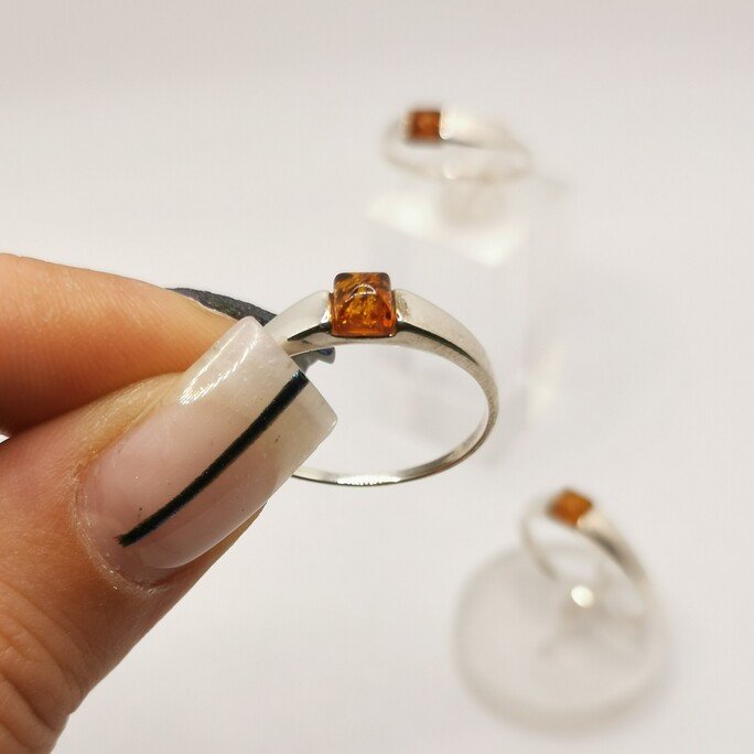 Anello con Ambra - immagine 2