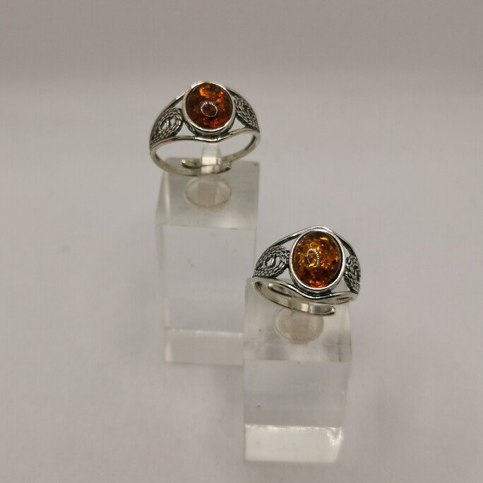 Anello Etnic con Ambra - immagine 2