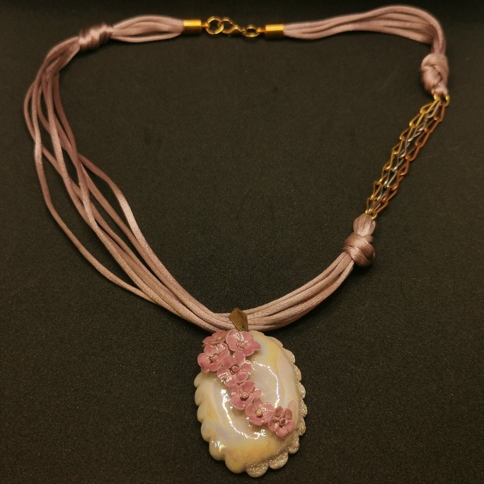 Ceramic - Ornamental pink flower