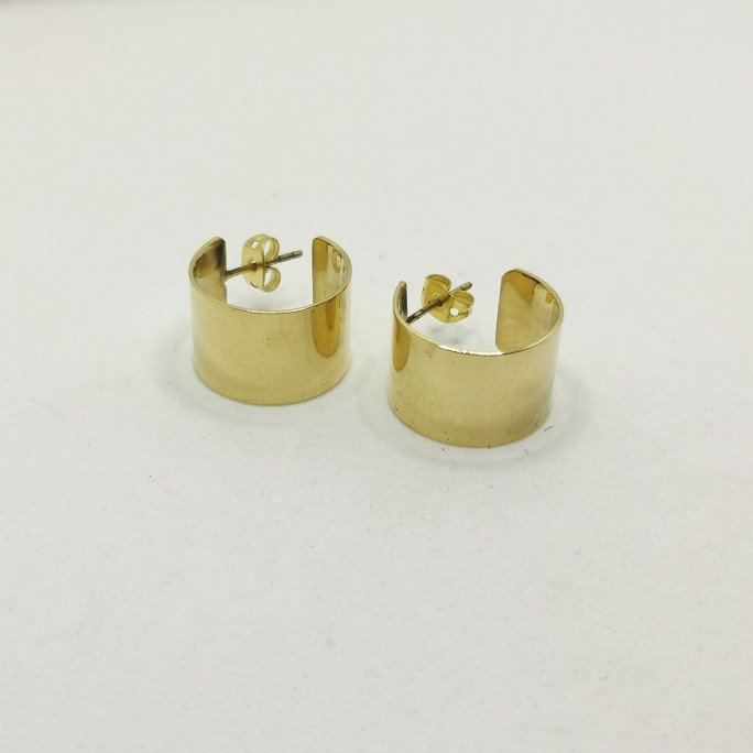 Band earrings