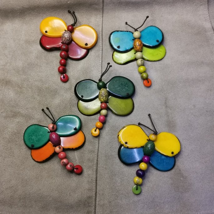 Spilla in avorio vegetale