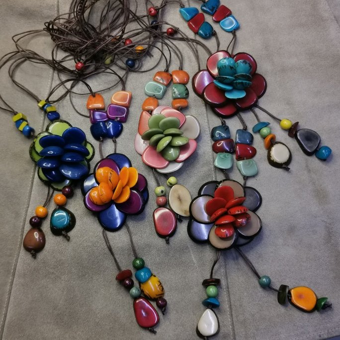 Collana in avorio vegetale