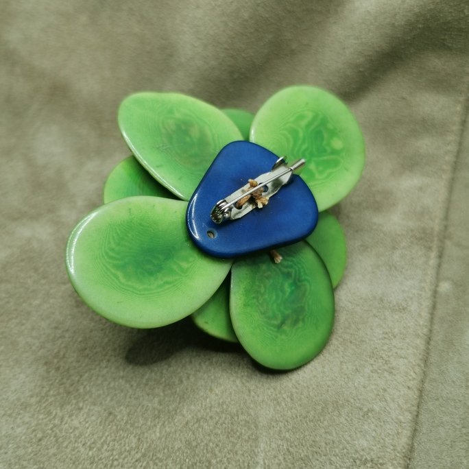 Spilla in avorio vegetale - immagine 4