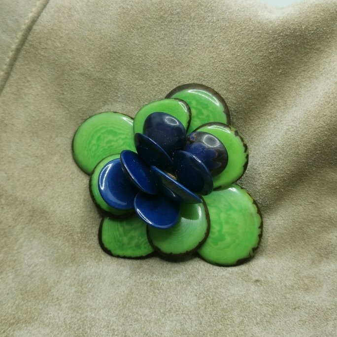 Spilla in avorio vegetale - immagine 3