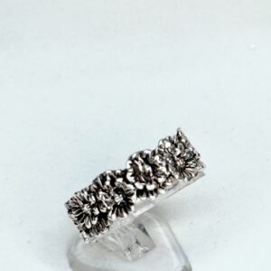 Anello a fascia con Margherite