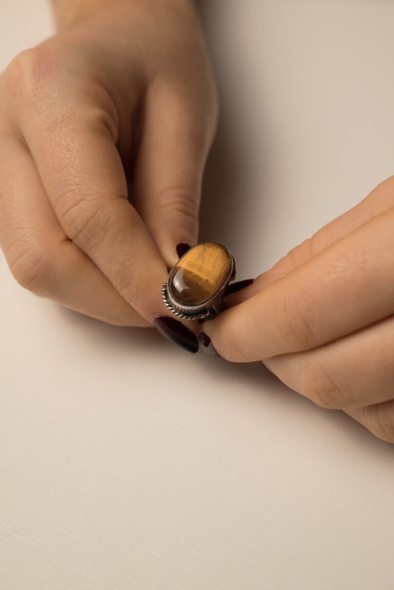 Occhio di Tigre: Proprietà, Significato Spirituale e Gioielli - Fluid Shop