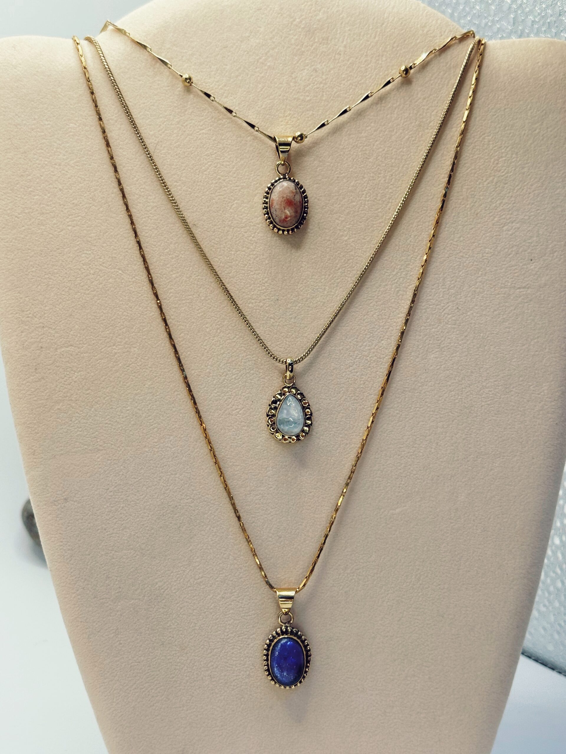 Ciondolo pietra naturale cabochon e ottone