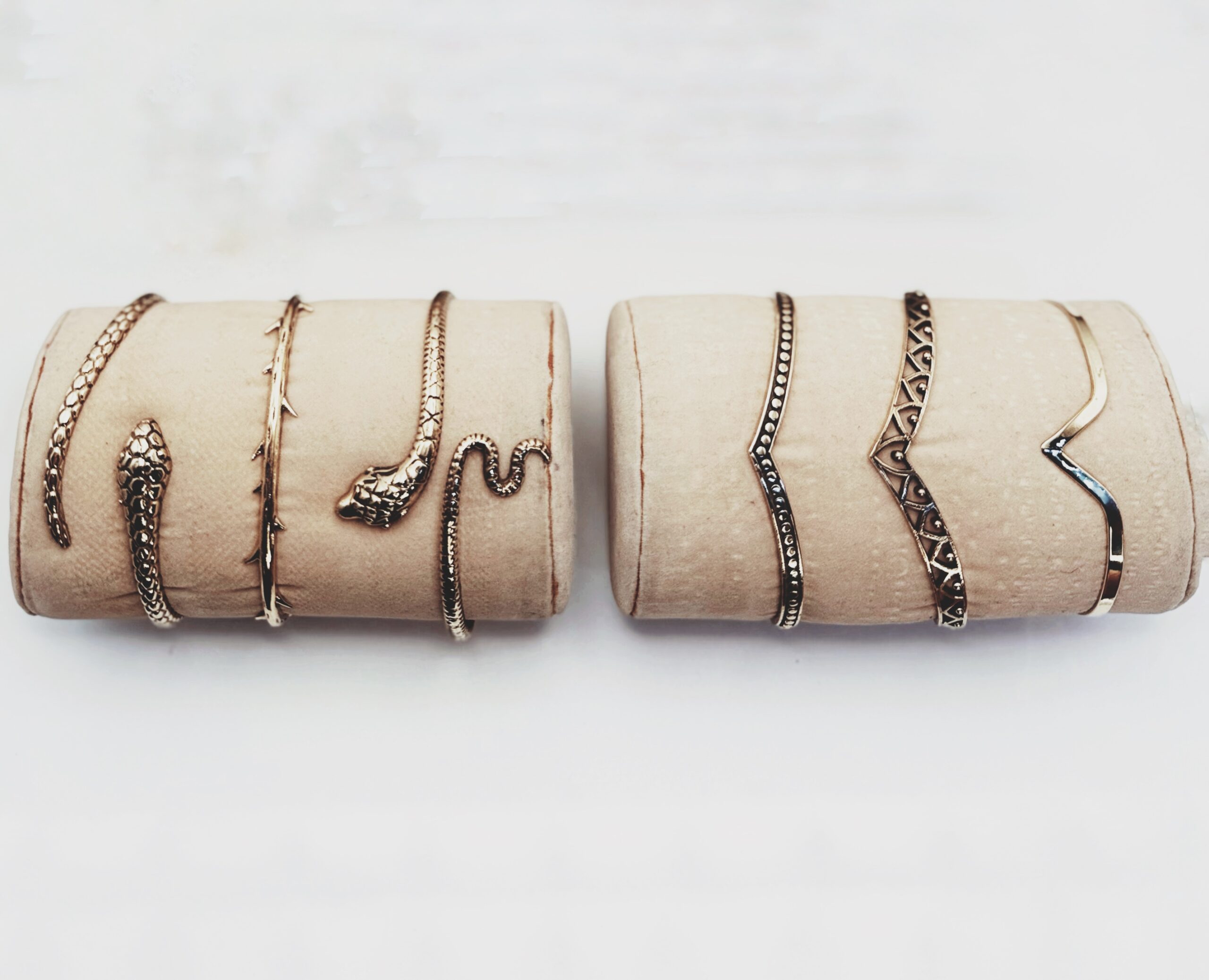 Bracciali rigidi in ottone lavorato a mano