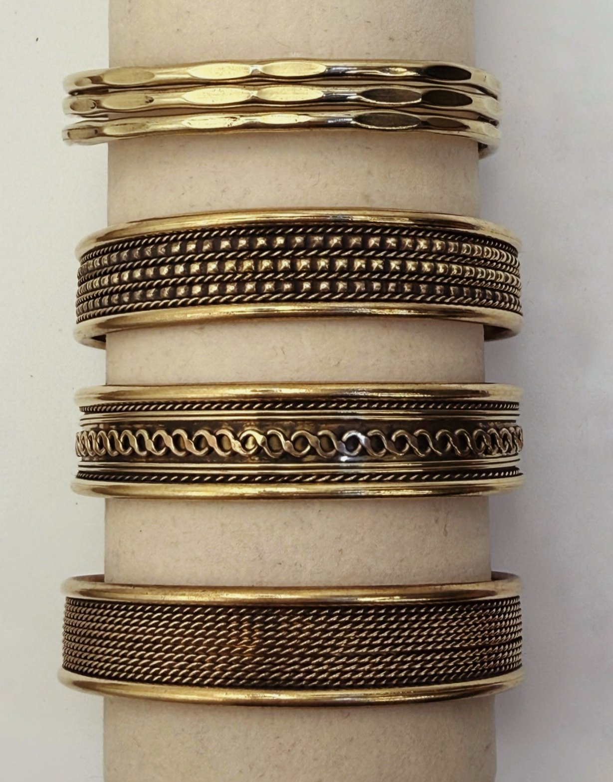 Bracciali a fascia in ottone lavorato a mano