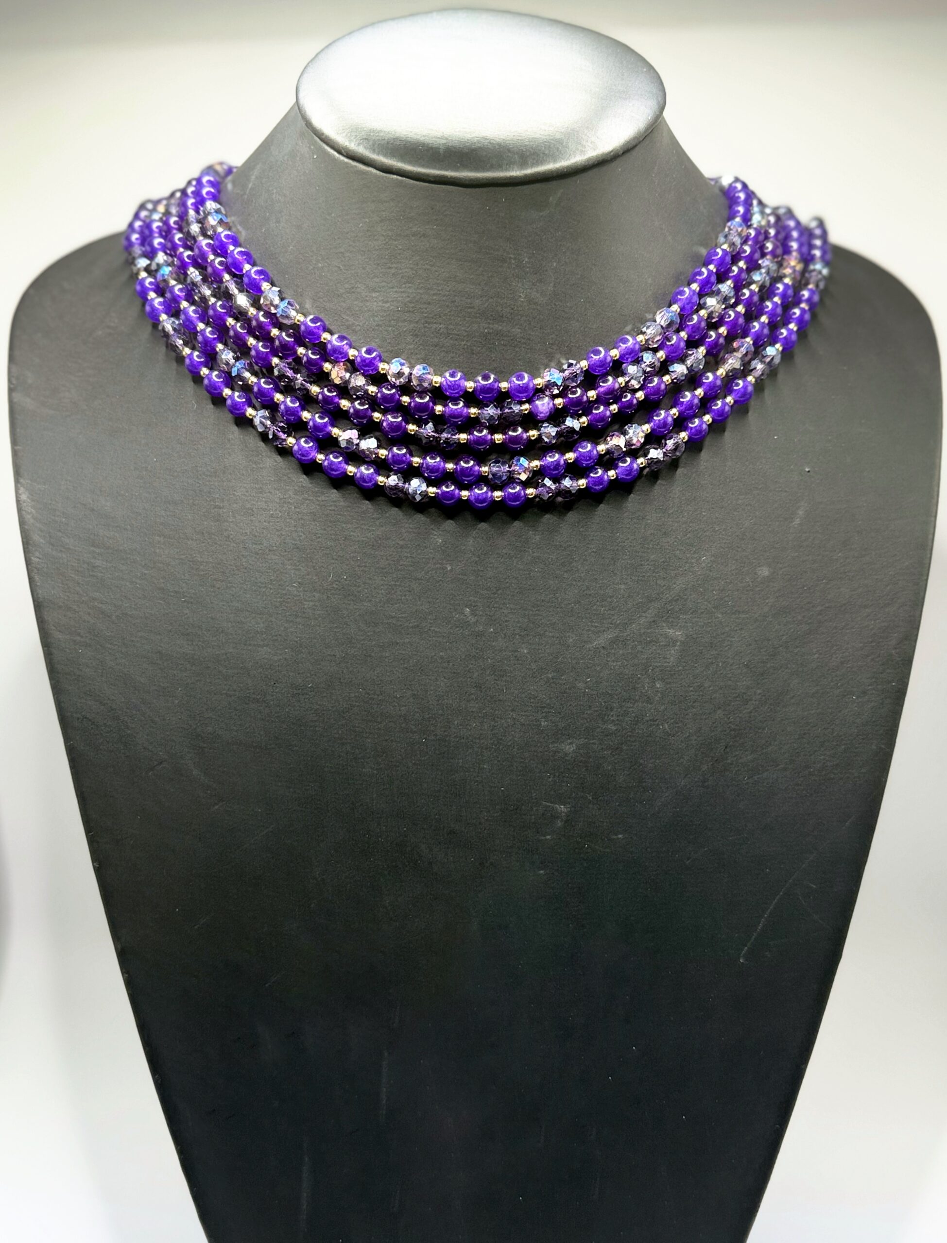 Collana artigianale multifilo con sfere in pietre naturali a scalare