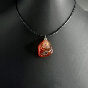 Ciondolo Ambra pietra con foglia rampicante