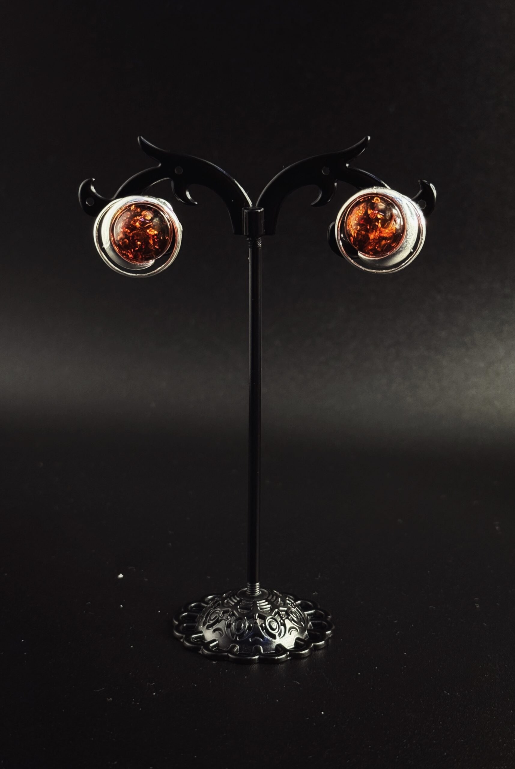 Orecchini Lobo Bottone Cerchi Concentrici Argento 925 e Ambra Cognac