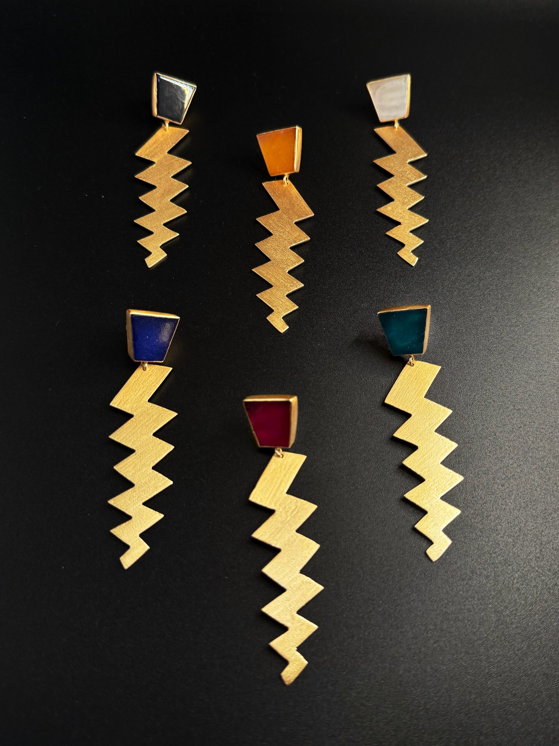 Orecchini artigianali Fulmine in Ottone Placcato Oro 24K e Agata