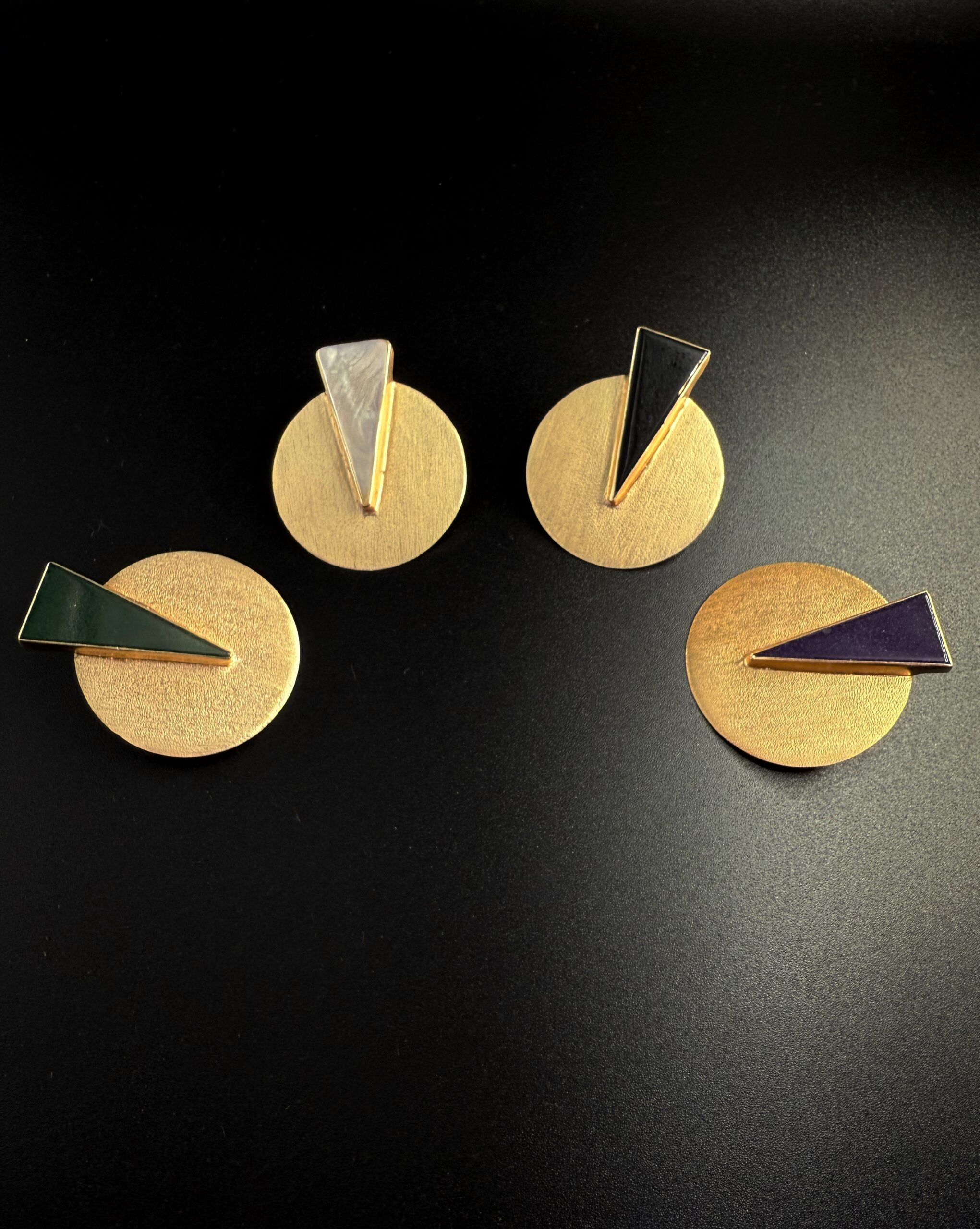 Orecchini Cerchio Pieno Bauhaus con Triangolo Ottone Placcato Oro 24K e Agata