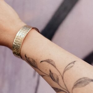 Bracciale etnico martellato in Ottone Unisex