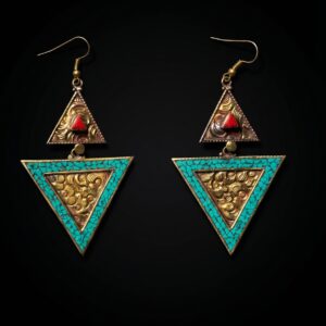 Orecchini Tibetani Triangoli Doppi Pendenti in Ottone, Turchese e Corallo Bambú